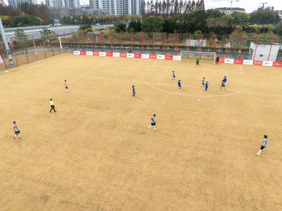 26名网球小将齐聚“助航雏鹰”训练营智能系统助力成长